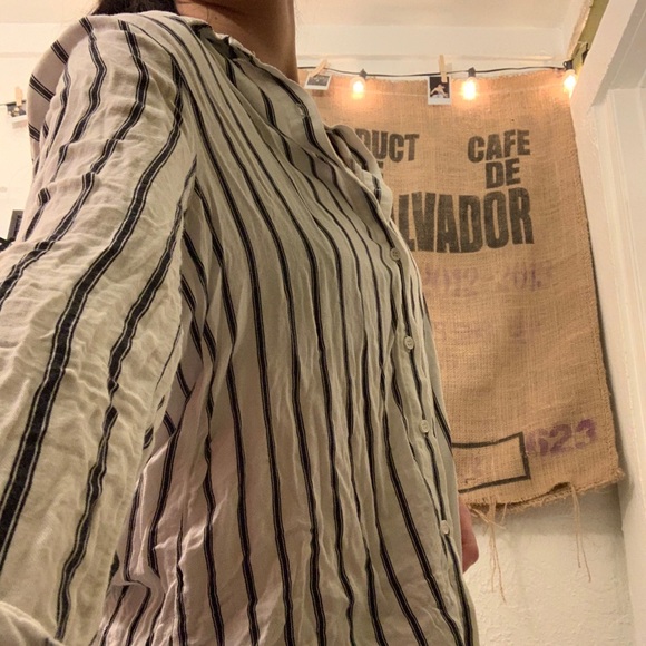 🤍🖤 striped soft button up 🤍🖤 - Picture 4 of 5